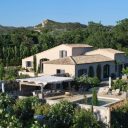 Comment profiter pleinement de ses vacances dans les Alpilles ?